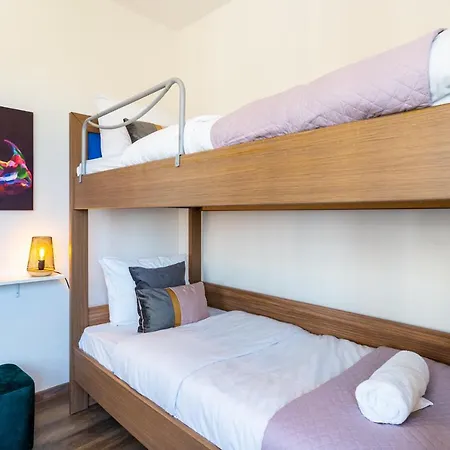 アパート Araminta 2-bedroom In