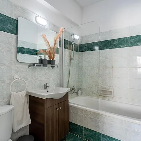 Araminta 2-bedroom In *