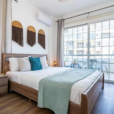 Araminta 2-bedroom In דירה לרנקה